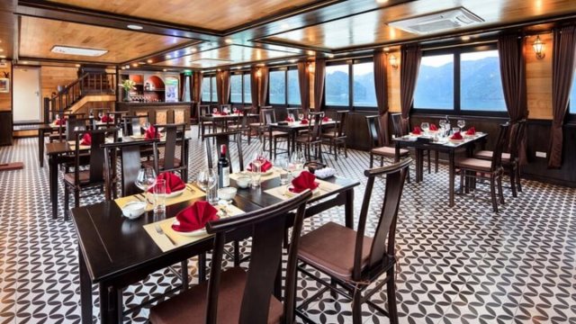 Serenity Cruise Cozy Restaurant