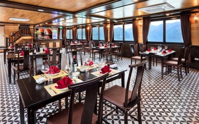 Serenity Cruise Cozy Restaurant