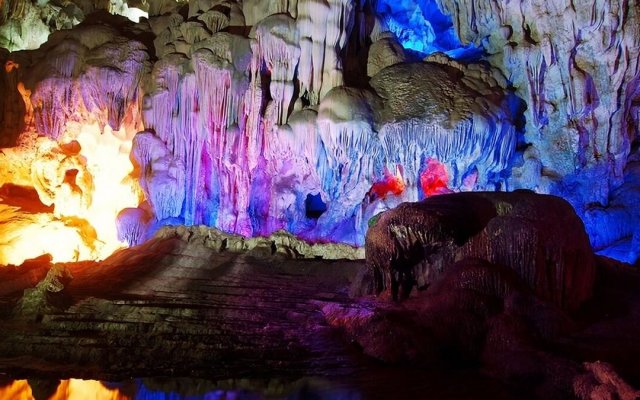 Signature Cruise Cave Exploration