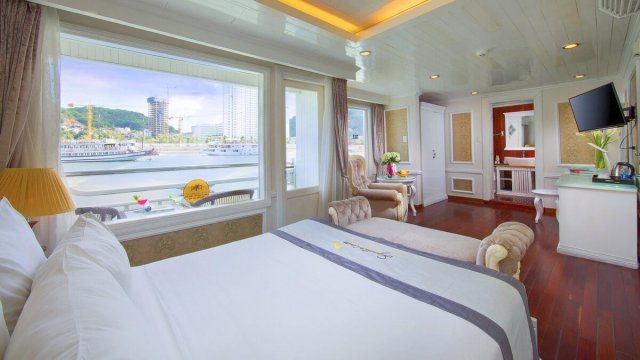 Signature Cruise Suite with a Double Bed