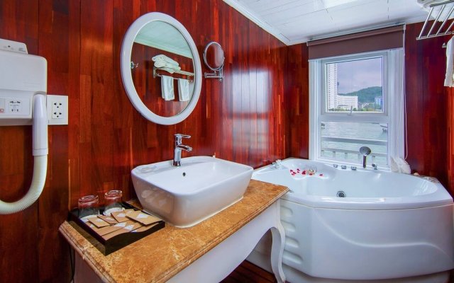 Signature Cruise Well-Equipped Bathroom for Your Vacation