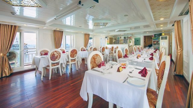 Signature Cruise Cozy Restaurant with Modern Design