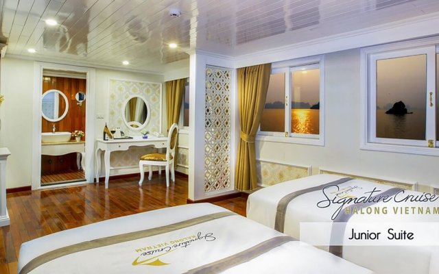 Signature Royal Cruise Room with windows for a view of Sunset