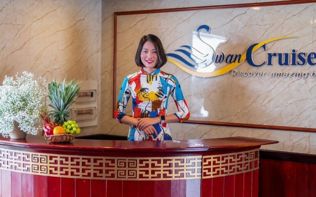 Swan Cruise Reception
