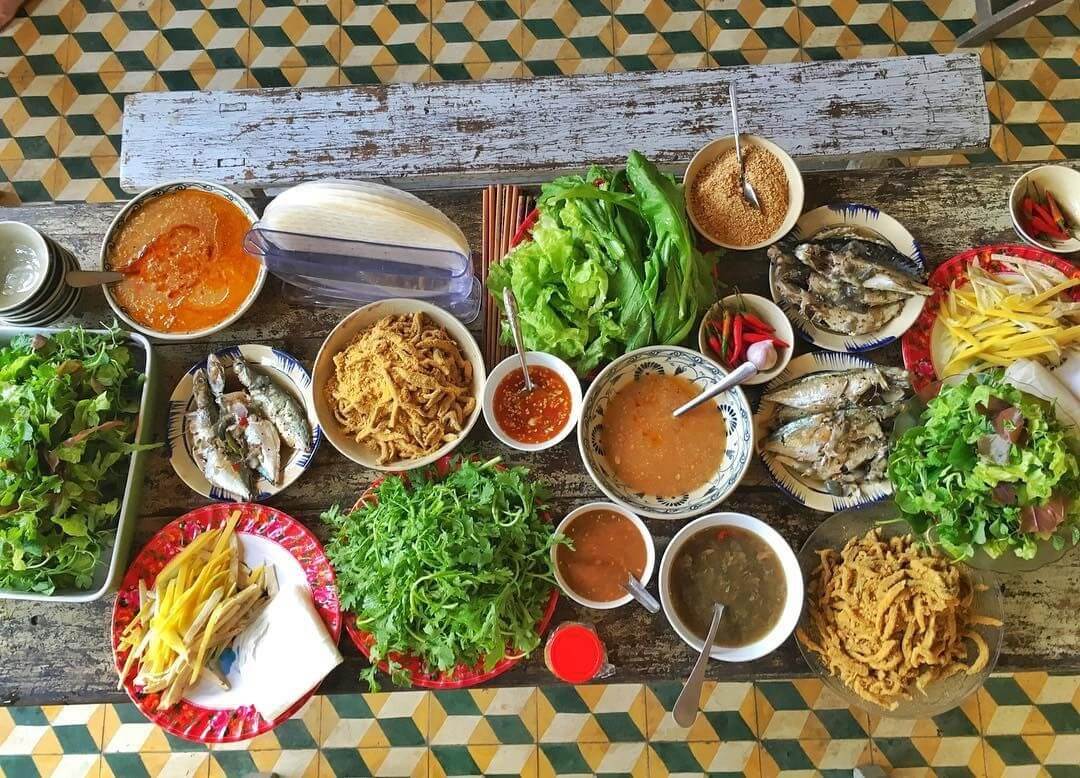 Da Nang Local Foods: Nam O fish salad