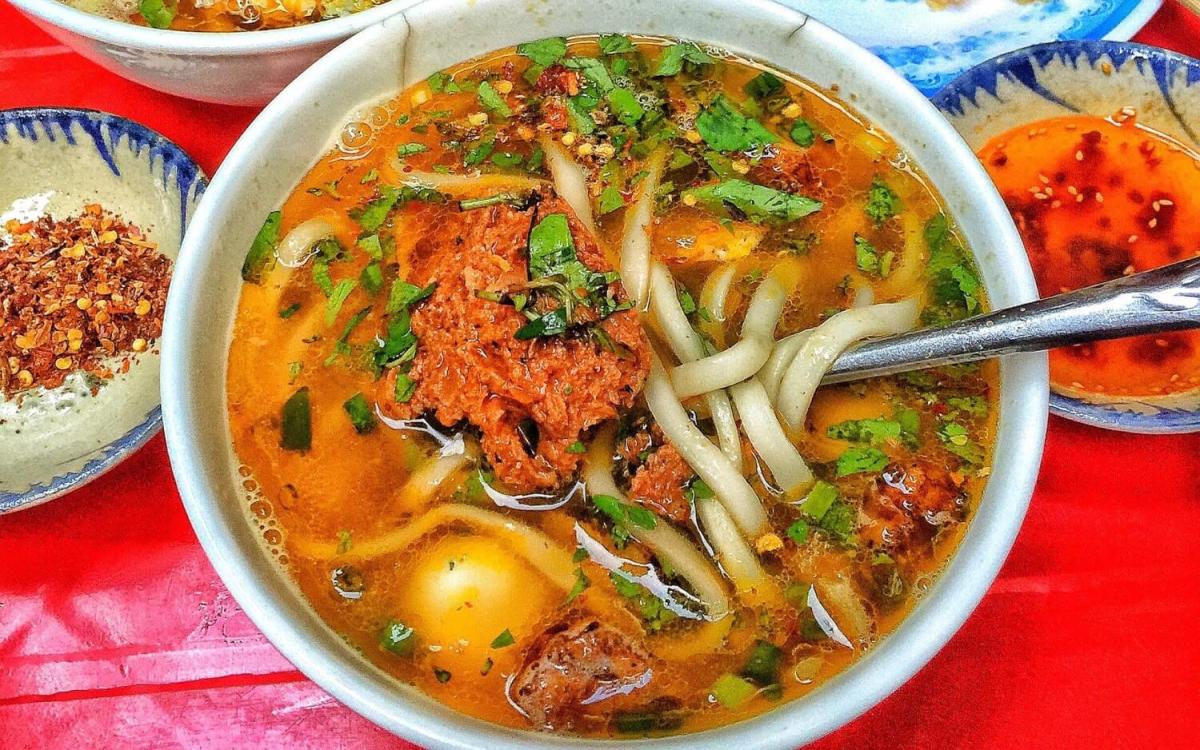 Da Nang Local Foods: Vietnamese thick noodle soup