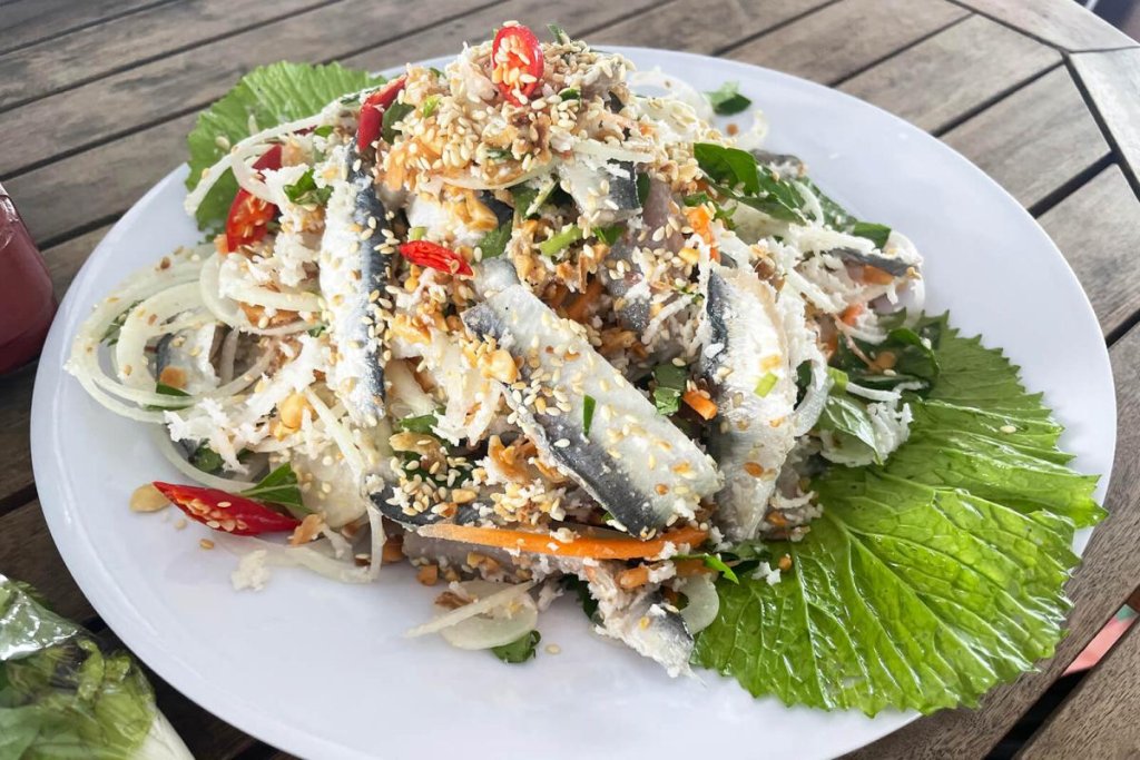 Top 10 delicacies in Phu Quoc - Vietnamese raw herring salad