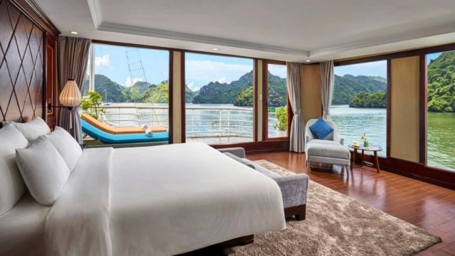 Verdure Lotus Cruise Suite Bedroom