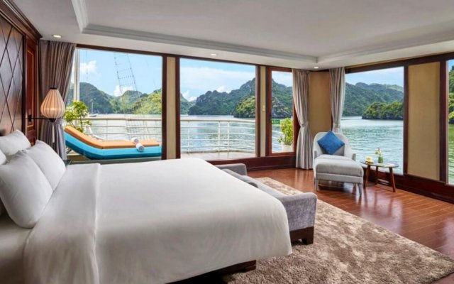 Verdure Lotus Cruise Suite Bedroom