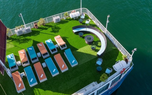 Verdure Lotus Cruise Sun deck Flycam