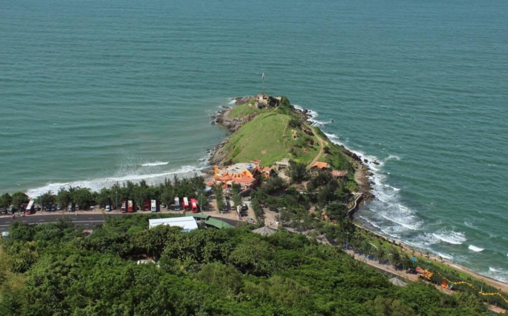 Vung Tau Tourist Attractions - Nghinh Phong Cape 1