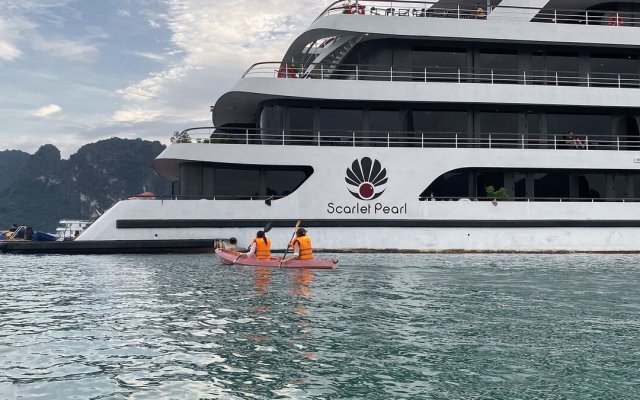 Scarlet Pearl Cruise Kayaking