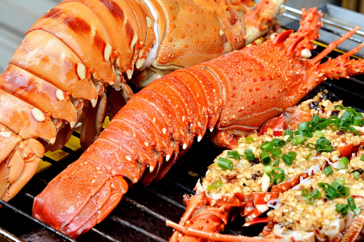 Local foods in Nha Trang: Binh Ba Lobster (Tom hum Binh Ba)