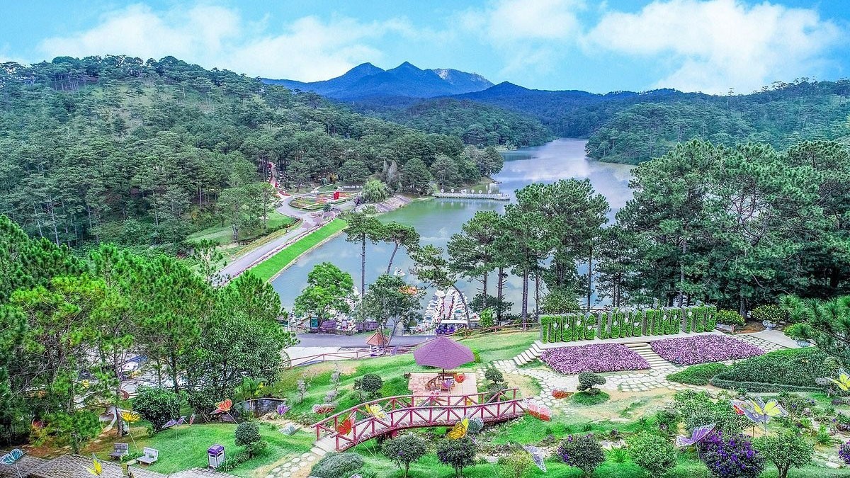 Top 10 beautiful places in Da Lat - Valley of Love