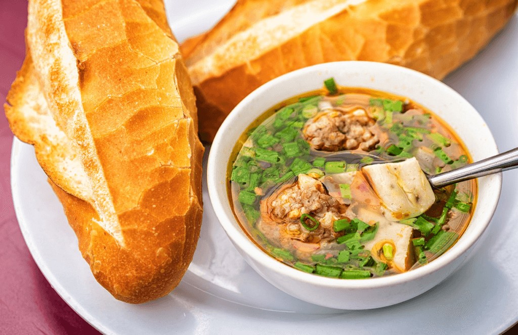 Local Dishes in Da Lat: Baguette with Shumai Bowl