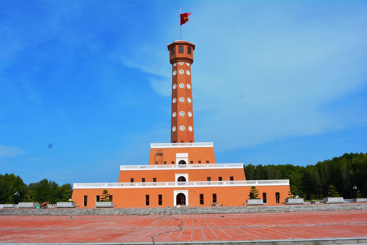 Where to go in Ca Mau Cape: Hanoi Flag Tower in the Ca Mau Cape