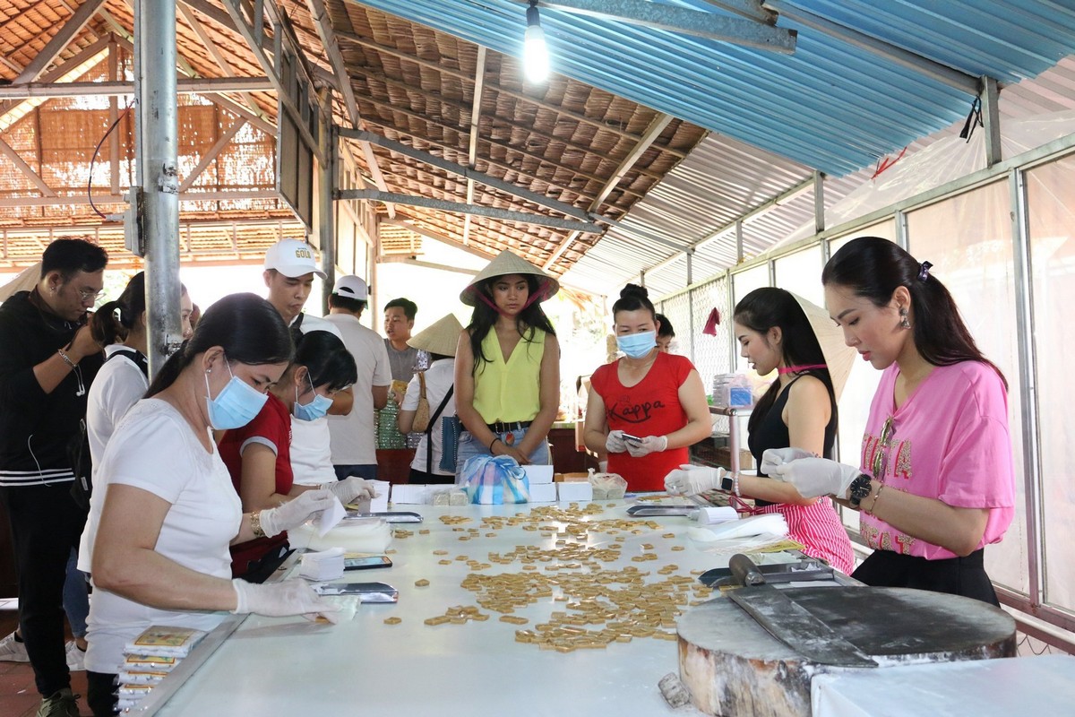 Don’t miss out on the traditional Hu Tieu factories when visiting Cai Rang Floating Market