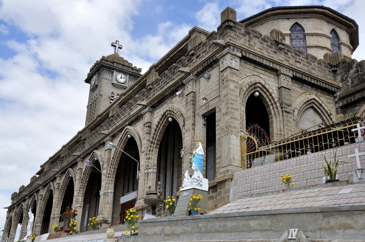 Nha Trang Mountain Church impresses every visitor with its majestic beauty