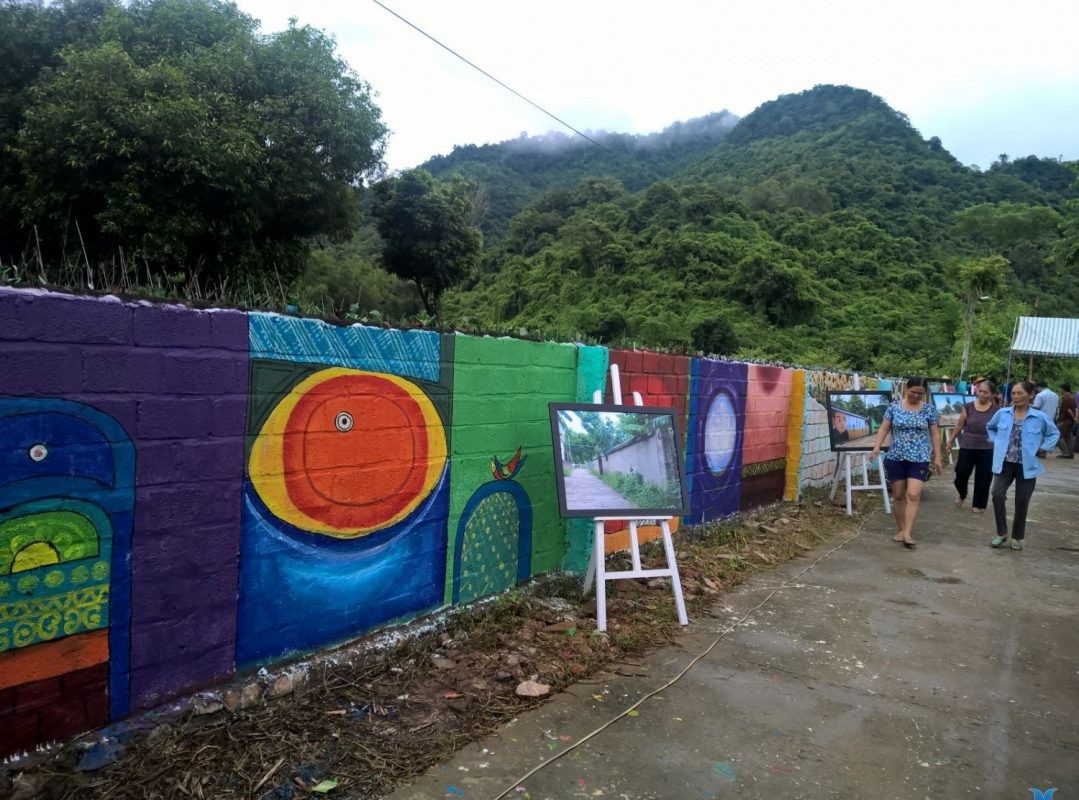 Tourist Spots in Mai Chau: Hai Son Mural Village