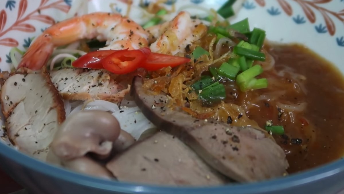 Local Dishes in Mekong Delta: Hu Tieu Noodle Soup (Hu Tieu My Tho)