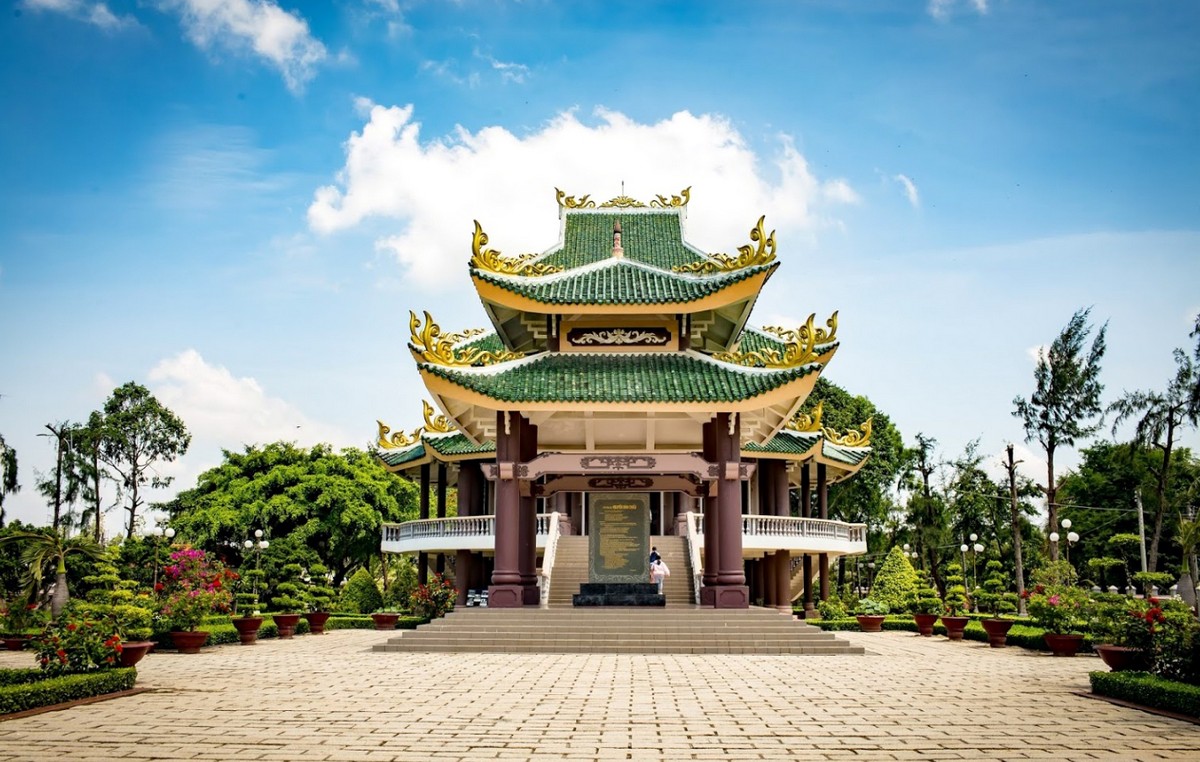 Destinations in Mekong Delta: Nguyen Dinh Chieu Mausoleum (Ben Tre)