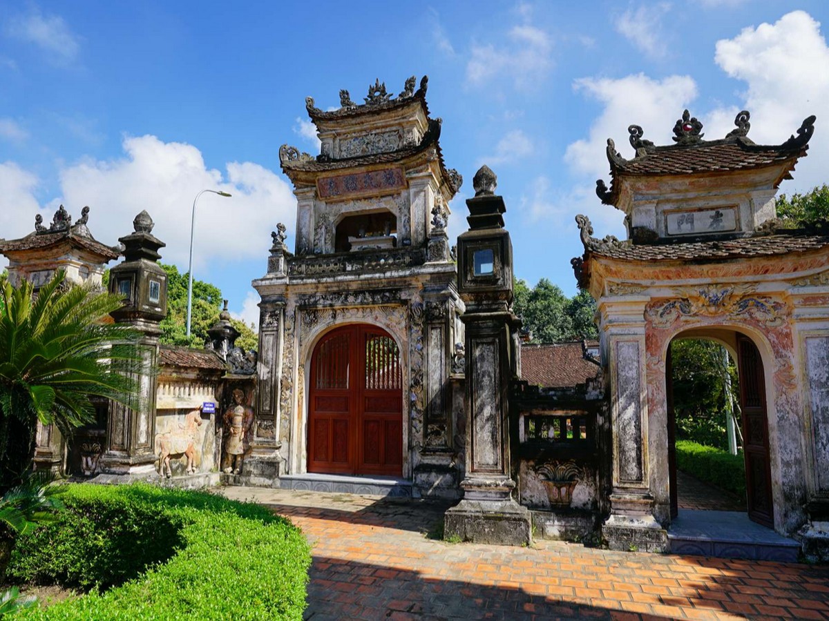 Tourist Destinations in Cua Lo: Nguyen Xi Temple
