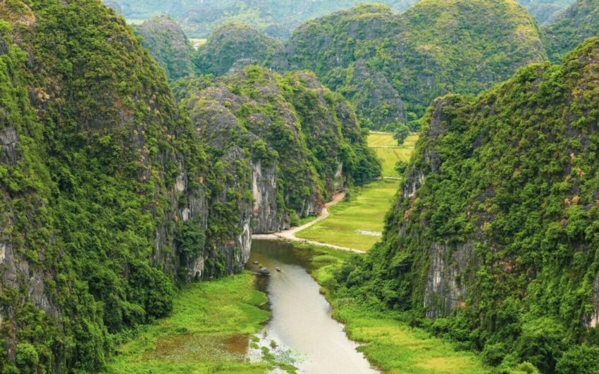 Ninh Binh Day Trip - Tam Coc, Hoa Lu, and Mua Cave