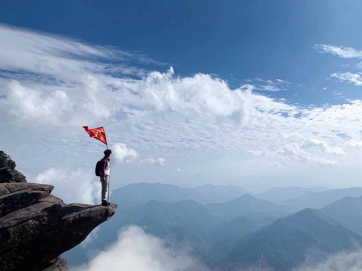 Tourist Attractions in Moc Chau: Pha Luong Peak