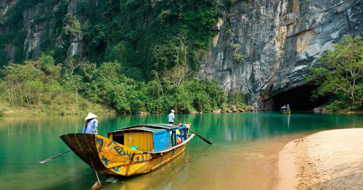 Boat Rides in Phong Nha Ke Bang National Park