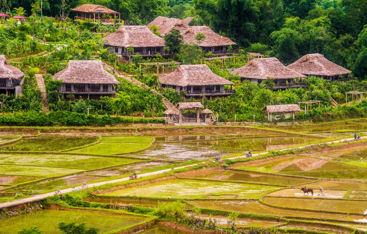 Tourist Spots in Mai Chau: Pom Coong Village