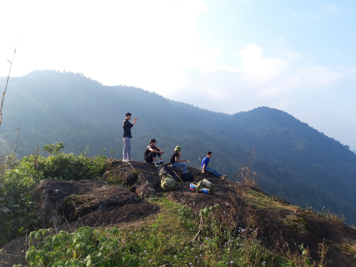 Travel to Pu Luong: Pu Luong Mountain Peak