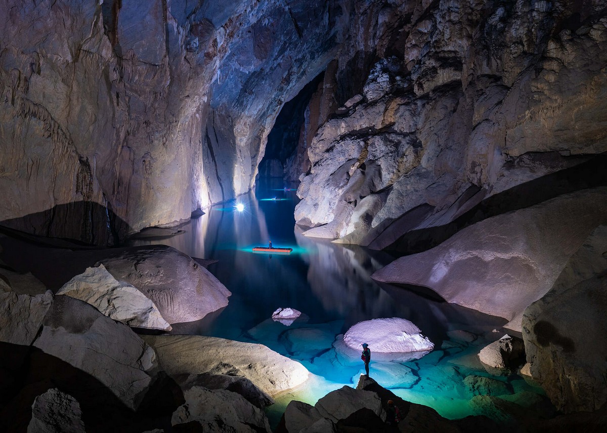 Destinations in Quang Binh: Son Doong Cave