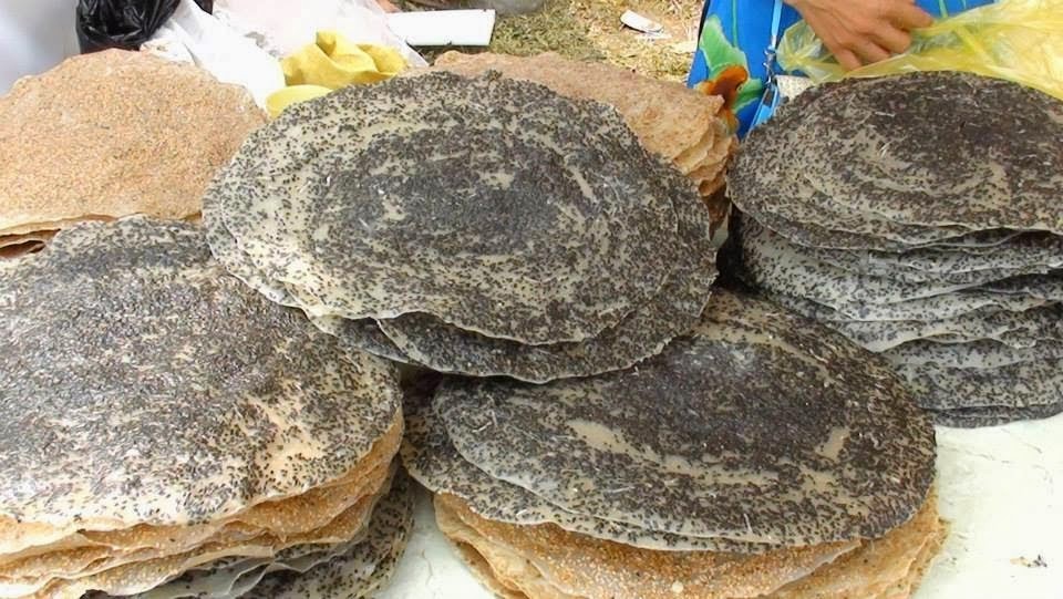 Specialties of Thanh Hoa: Banh Da (Vietnamese Sesame Dry Pancake)