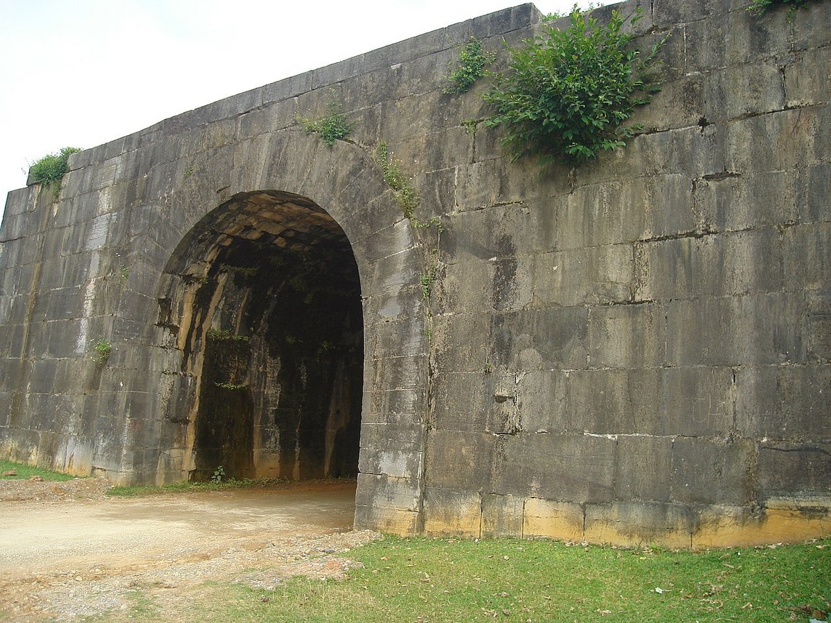 The Citadel of the Ho Dynasty: Hoang Thanh (Inner Citadel)