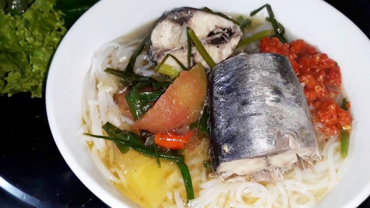 Local Dishes in Mekong Delta: Tien Giang Stewed Fish (Nau Man Tien Giang)