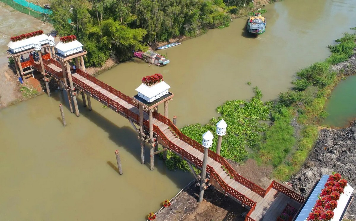 Top places in Tra Su Cajuput Forest: Kieu Bridge (Cầu Kiều)