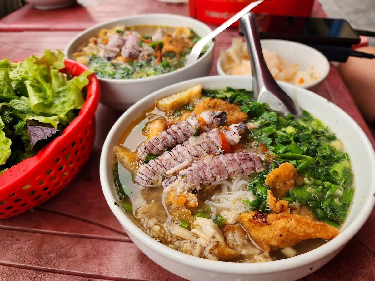 Best Local Food in Halong Bay - Bun Be Be (Noodle with mantis shrimp)