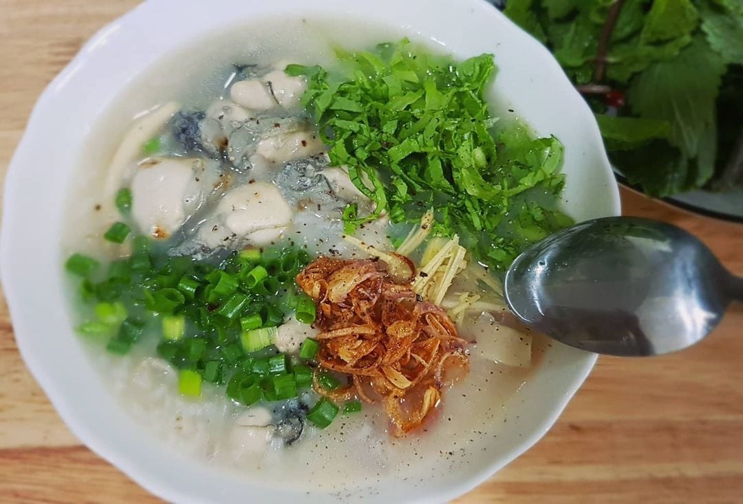 Best Local Food in Halong Bay - Chao Ha (Acorn Barnacle Porridge)