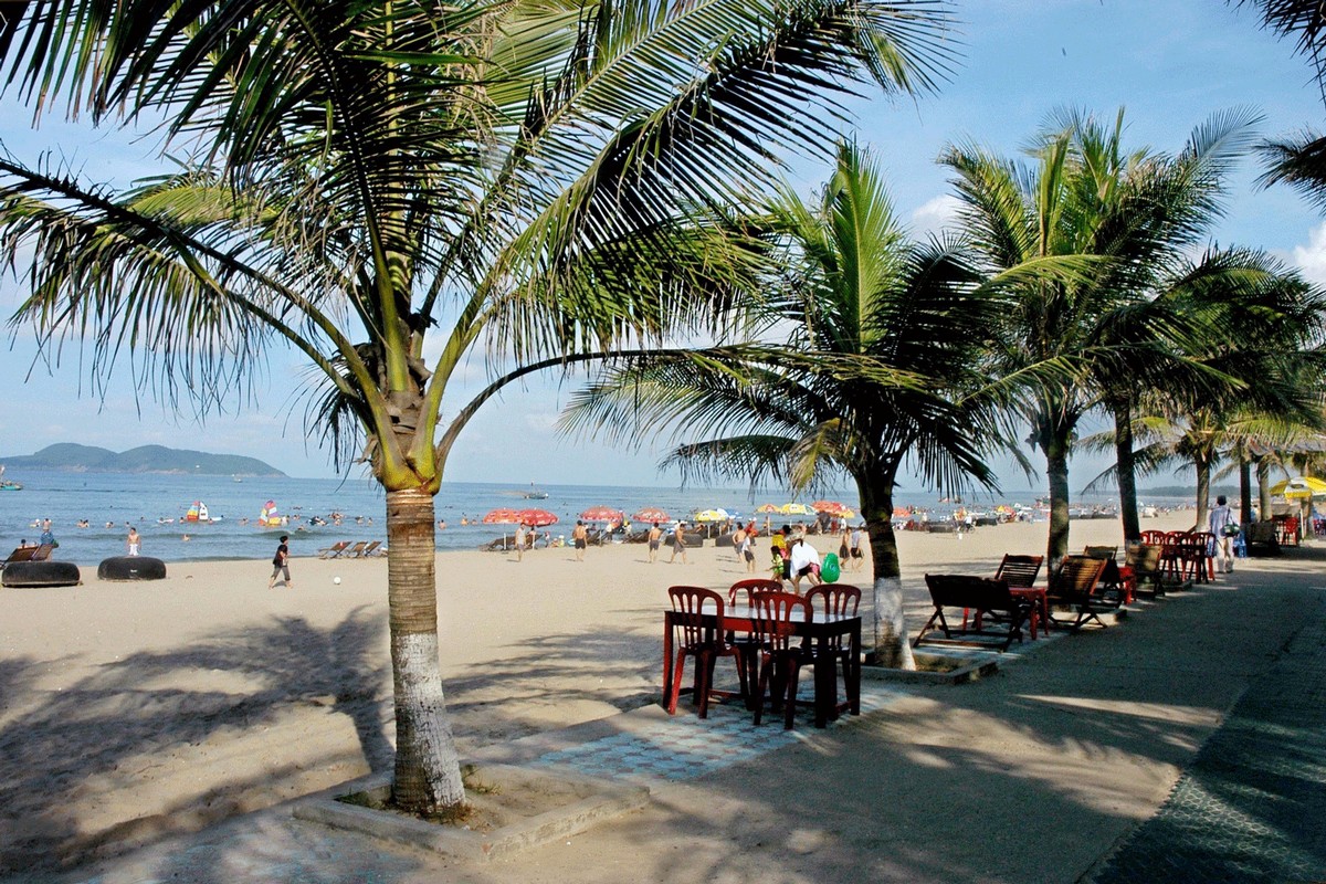 Cua Lo Travel Guide: Top Tourist Attractions - Cua Lo Beach