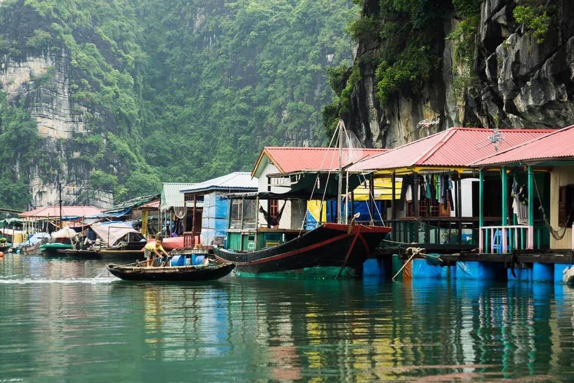 Halong Bay Travel Guide: Destinations - Cua Van Village
