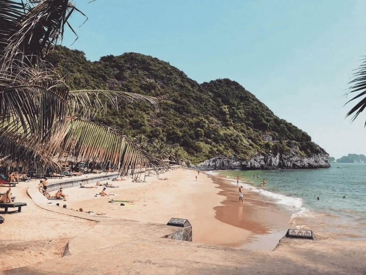 Hai Phong Travel Guide: Best Things to Do - Relax in the picturesque beaches