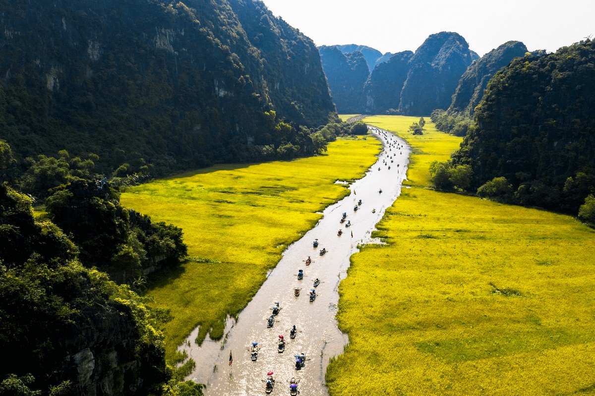 Ninh Binh Travel Guide Best Things to Do - Admire the breathtaking natural wonders of the Trang An Landscape Complex
