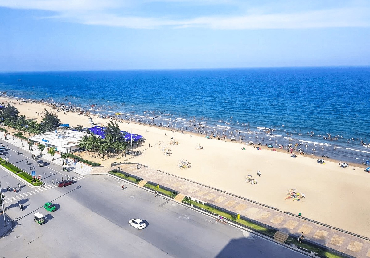 Thanh Hoa Travel Guide Best Things to Do - Enjoy the stunning beauty of Sam Son beach