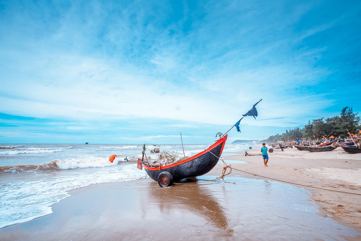Thanh Hoa Travel Guide: Must-Visit Destinations - Sam Son Beach
