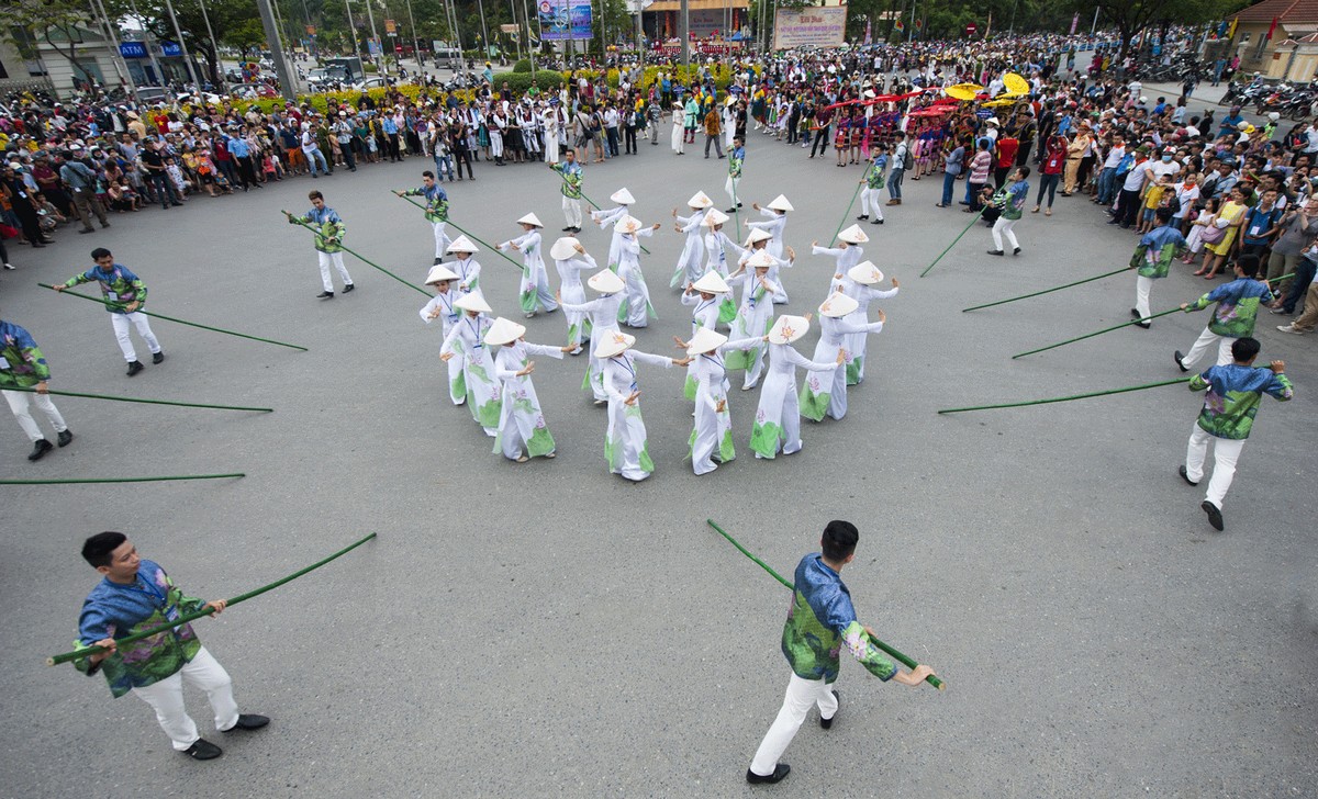 The performance in Hue Festival (Hue City)