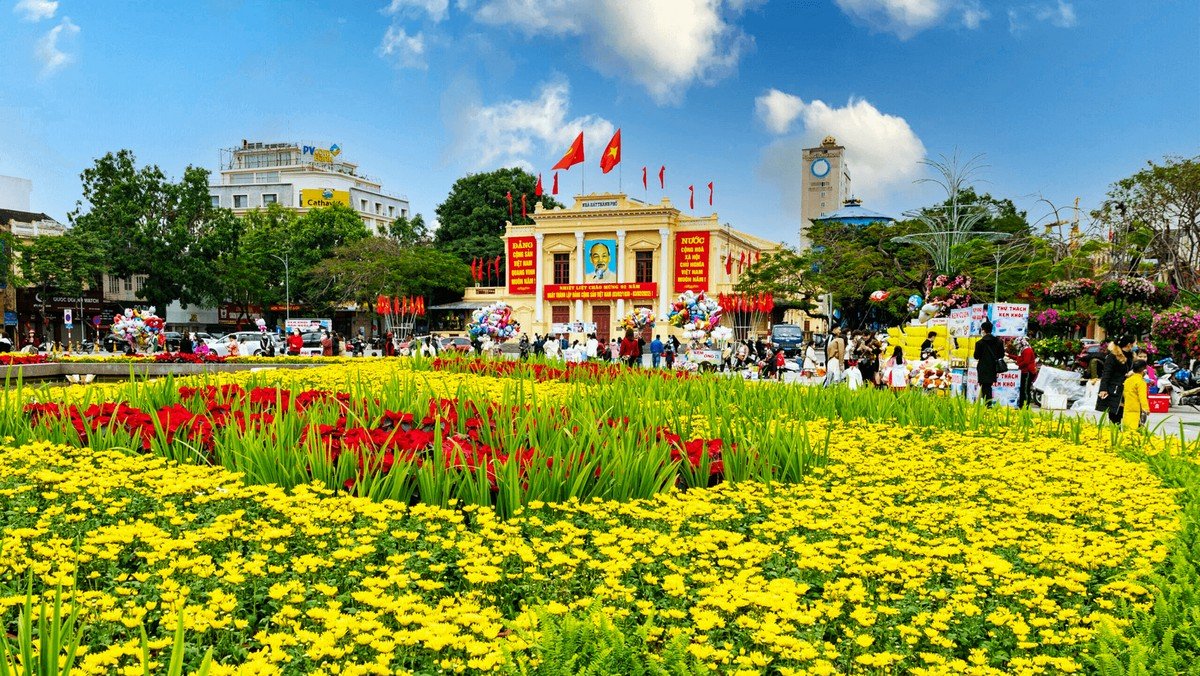 The springtime of Hai Phong City is bright and enjoyable, making it the best occasion to visit