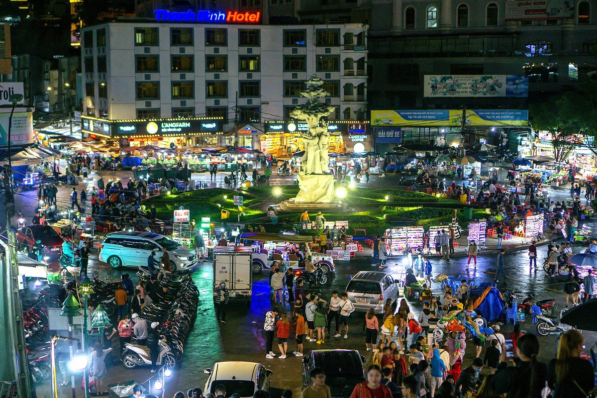 Things to Do in Da Lat - Explore the Vibrant Night Market