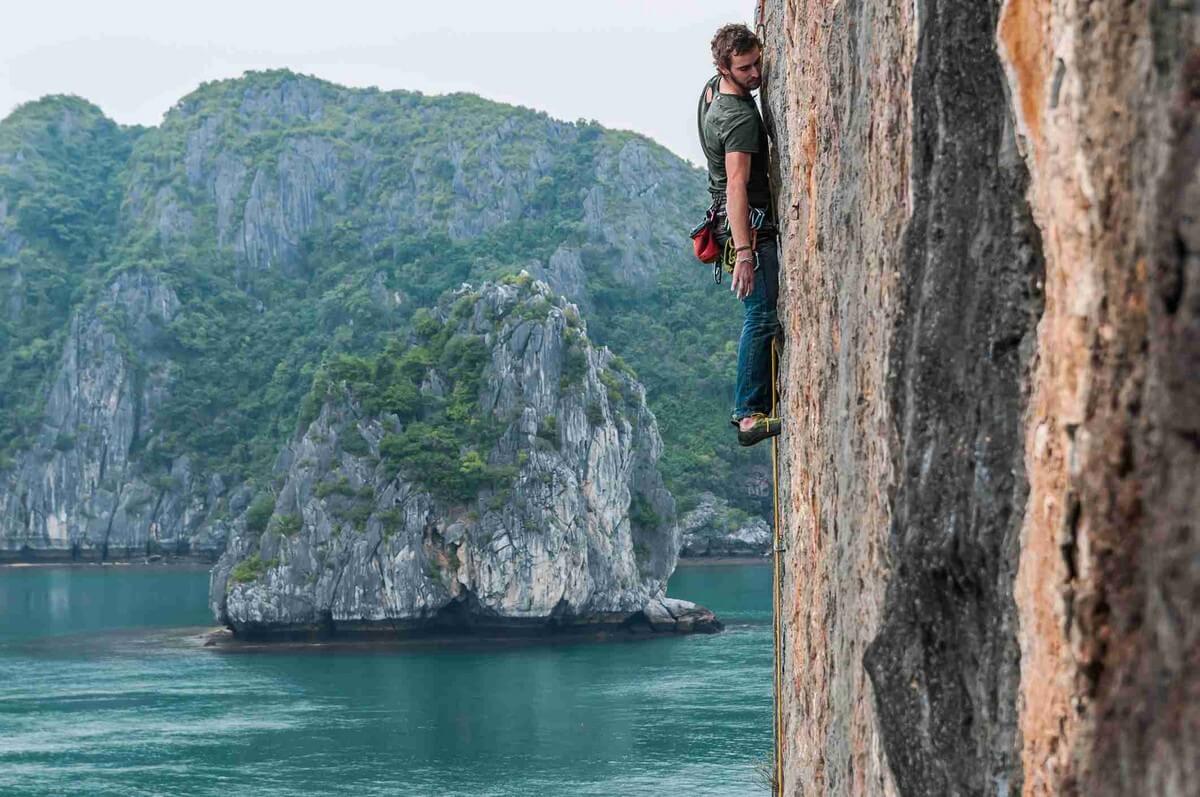 Halong Bay Travel Guide: Things to Do - Rock climbing