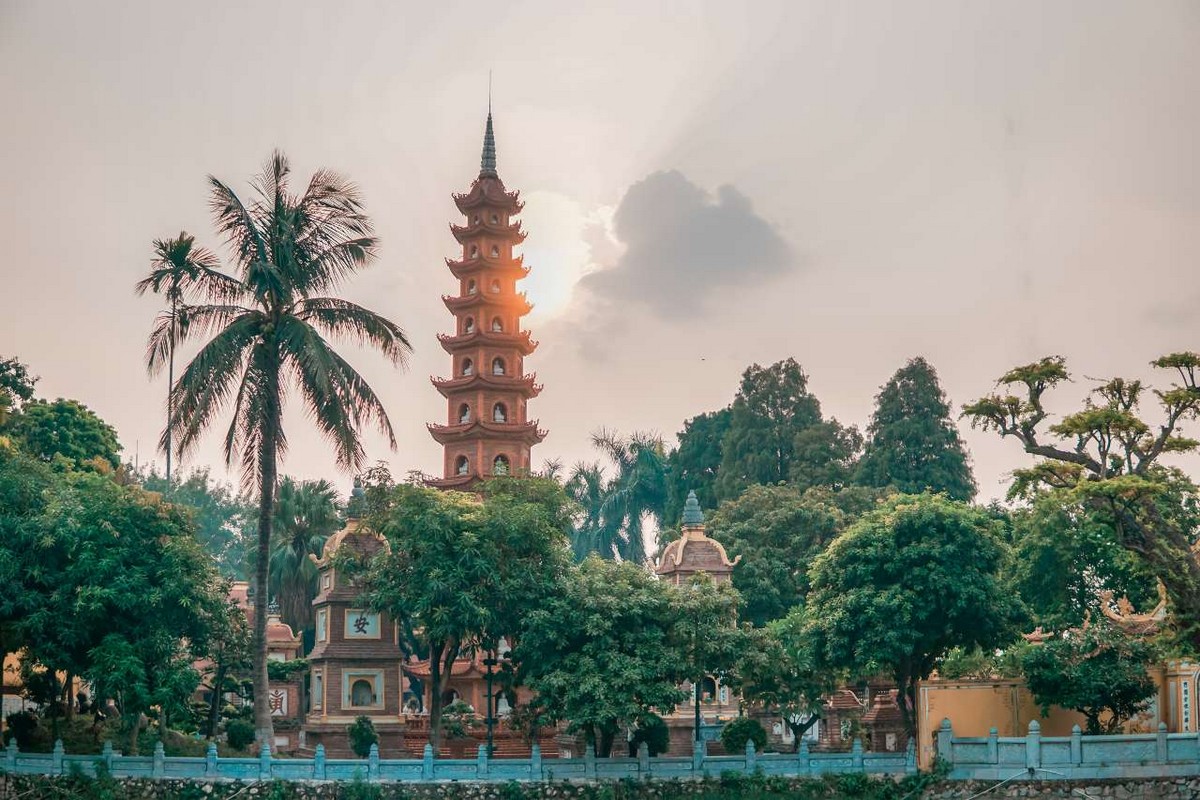 Things to Do in Hanoi - Explore the Tran Quoc Pagoda