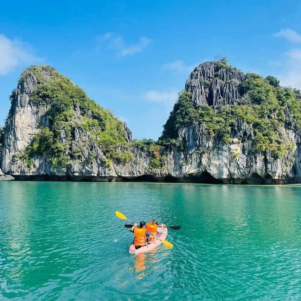 Tourist Attractions in Halong Bay - Ba Trai Dao